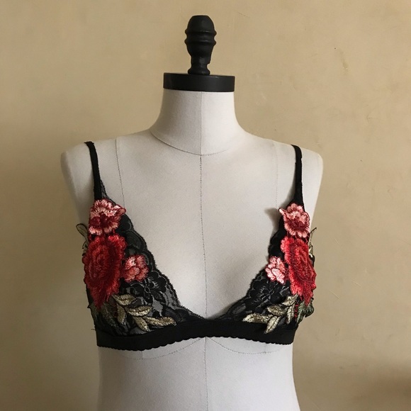 Vintage Other - Floral Appliqué Bralette